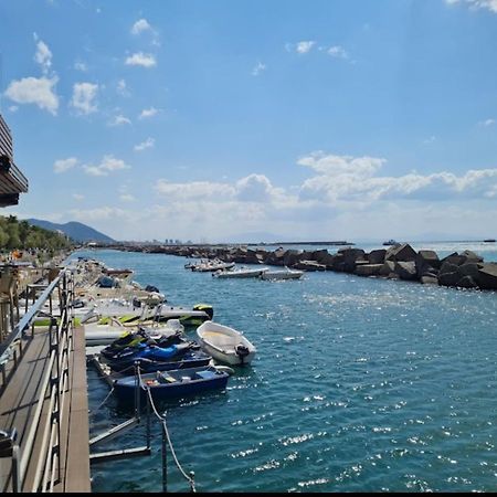 Salerno Mare E Luci Deluxe Apartment Bagian luar foto