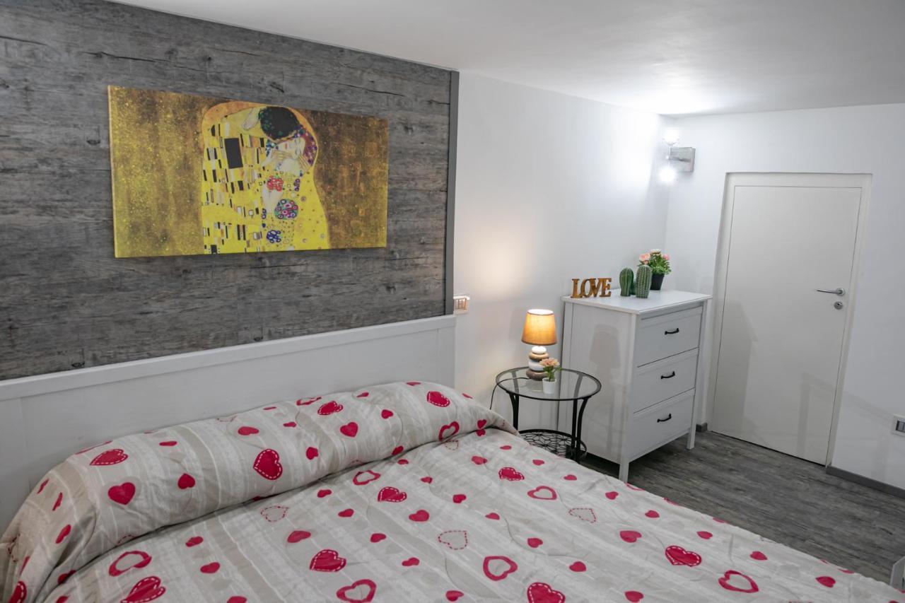 Salerno Mare E Luci Deluxe Apartment Bagian luar foto