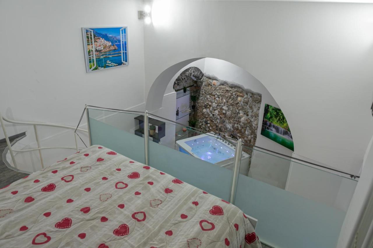 Salerno Mare E Luci Deluxe Apartment Bagian luar foto