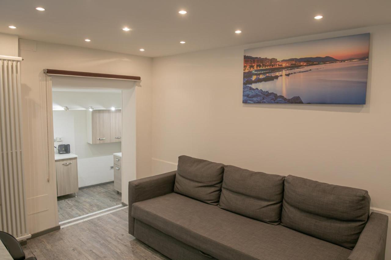Salerno Mare E Luci Deluxe Apartment Bagian luar foto