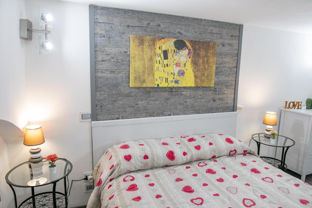 Salerno Mare E Luci Deluxe Apartment Bagian luar foto