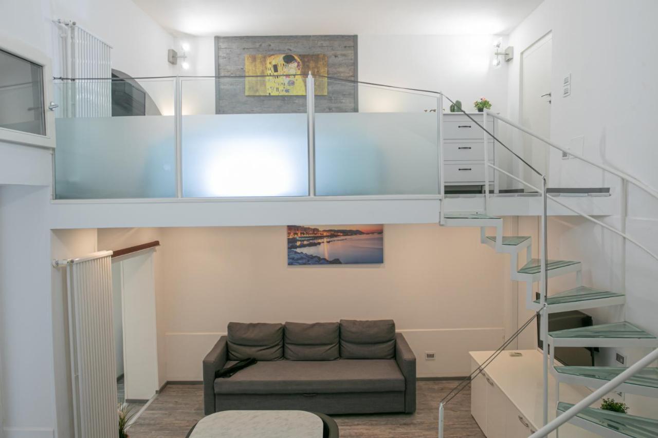 Salerno Mare E Luci Deluxe Apartment Bagian luar foto