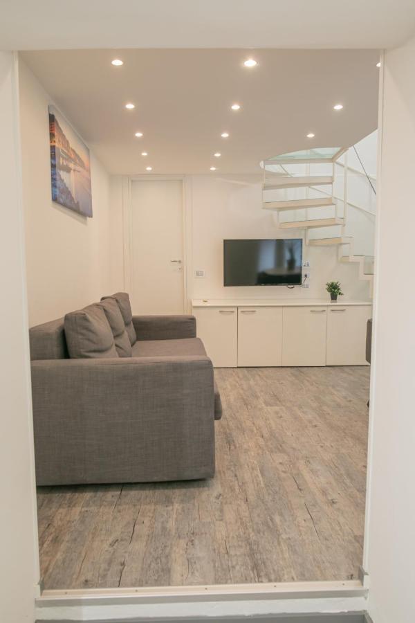 Salerno Mare E Luci Deluxe Apartment Bagian luar foto