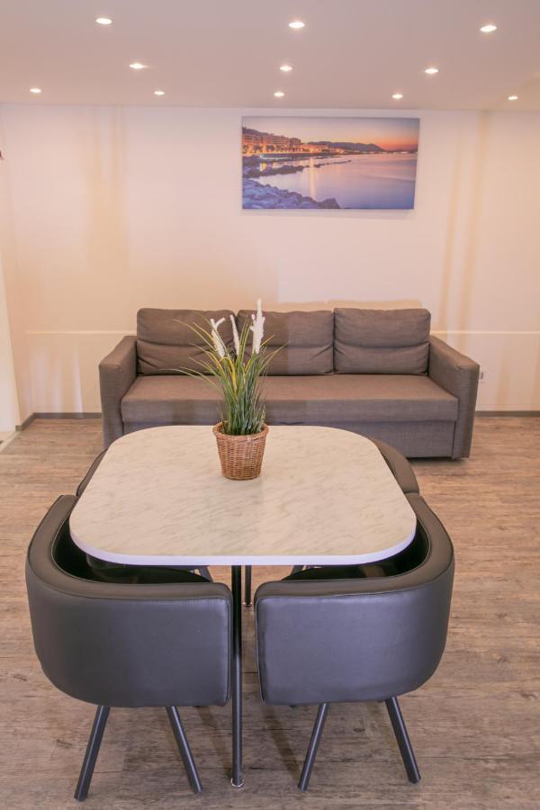 Salerno Mare E Luci Deluxe Apartment Bagian luar foto