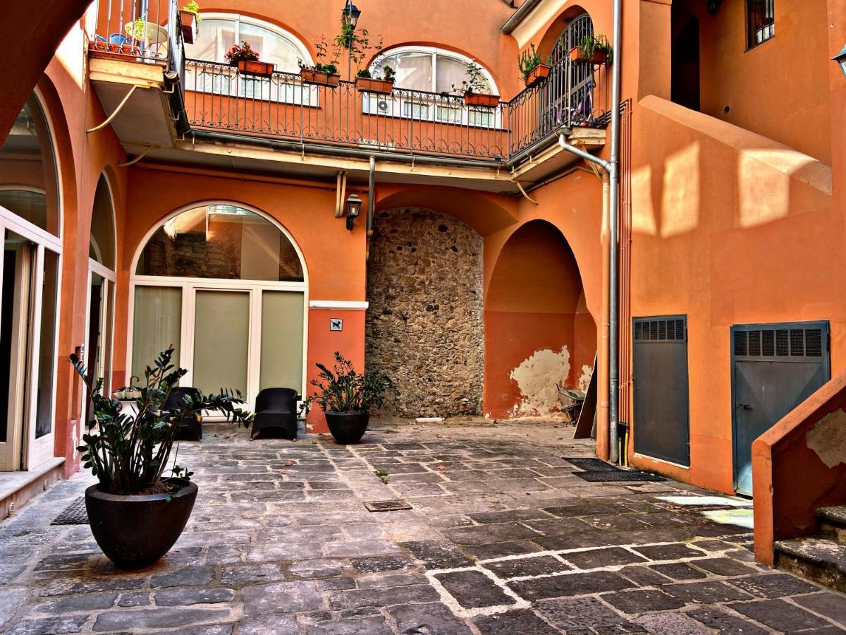 Salerno Mare E Luci Deluxe Apartment Bagian luar foto