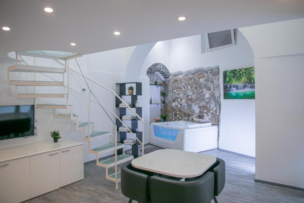 Salerno Mare E Luci Deluxe Apartment Bagian luar foto